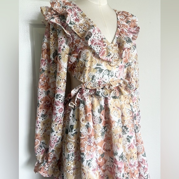 EN SAISON Floral Ruffled Long Sleeve Embroidery Mini Dress - Picture 4 of 9